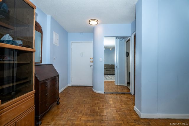 166 Pearsall Drive 5E, Mount Vernon, NY 10552