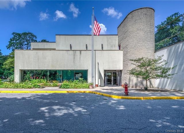 166 Pearsall Drive 5E, Mount Vernon, NY 10552