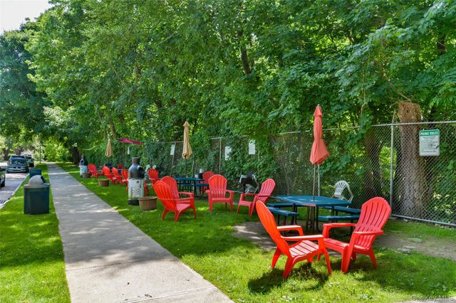 166 Pearsall Drive 5E, Mount Vernon, NY 10552