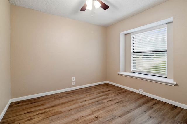 6004 Twinhill Drive, Arlington, TX 76016