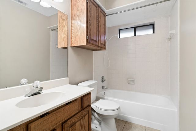 6004 Twinhill Drive, Arlington, TX 76016