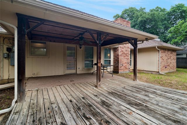 6004 Twinhill Drive, Arlington, TX 76016