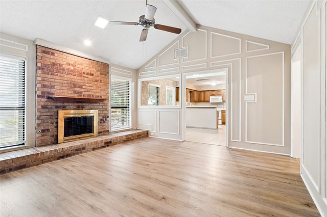 6004 Twinhill Drive, Arlington, TX 76016