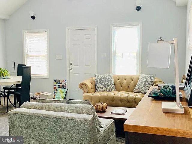 1829 COLUMBIA PIKE, Arlington, VA 22204