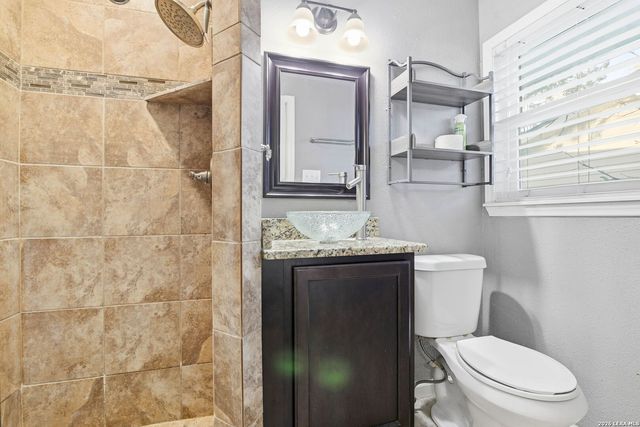2822 Knight Robin Dr, San Antonio, TX 78209
