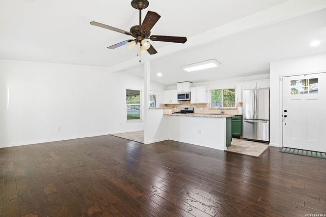 2822 Knight Robin Dr, San Antonio, TX 78209