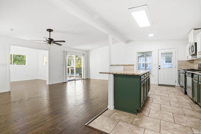 2822 Knight Robin Dr, San Antonio, TX 78209