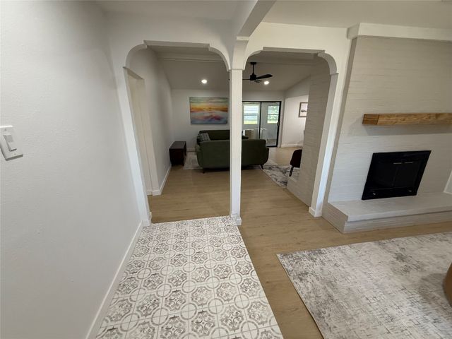1413 Lamplighter Lane, Edgecliff Village, TX 76134
