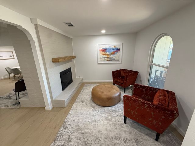 1413 Lamplighter Lane, Edgecliff Village, TX 76134