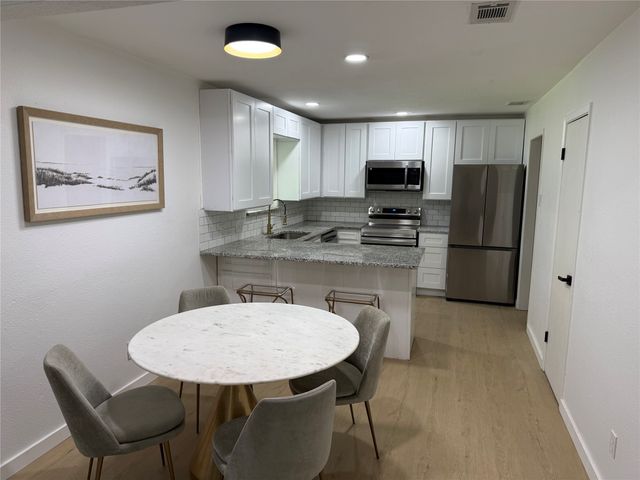 1413 Lamplighter Lane, Edgecliff Village, TX 76134