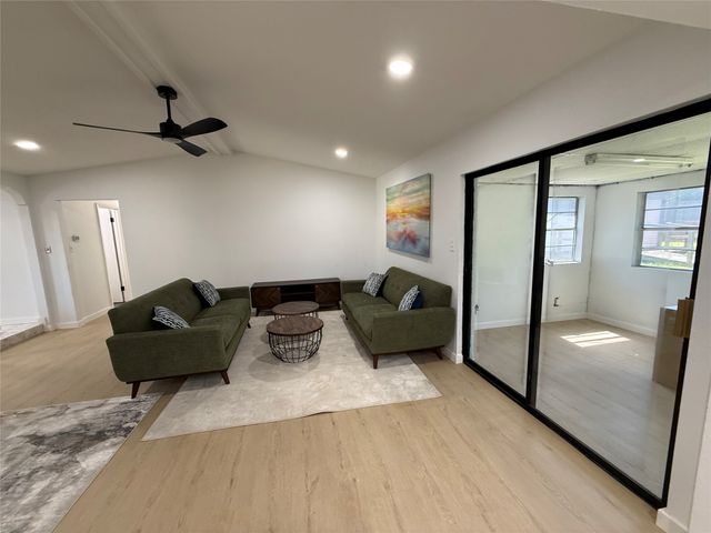 1413 Lamplighter Lane, Edgecliff Village, TX 76134