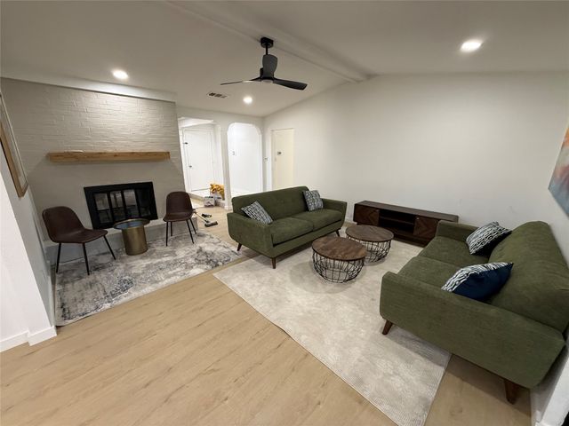 1413 Lamplighter Lane, Edgecliff Village, TX 76134