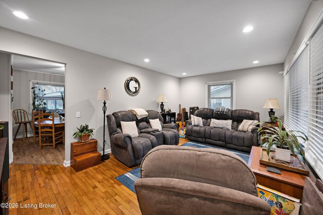 229 Douglas Ln, Shepherdsville, KY 40165