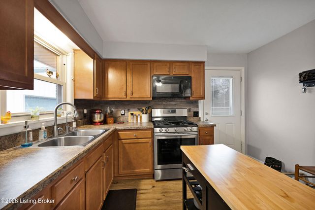 229 Douglas Ln, Shepherdsville, KY 40165