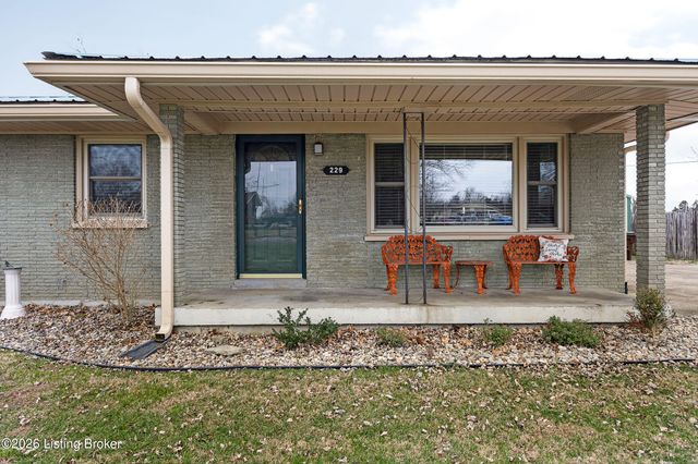 229 Douglas Ln, Shepherdsville, KY 40165