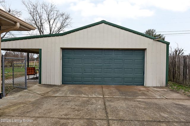 229 Douglas Ln, Shepherdsville, KY 40165