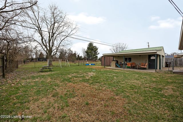 229 Douglas Ln, Shepherdsville, KY 40165