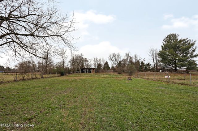 229 Douglas Ln, Shepherdsville, KY 40165