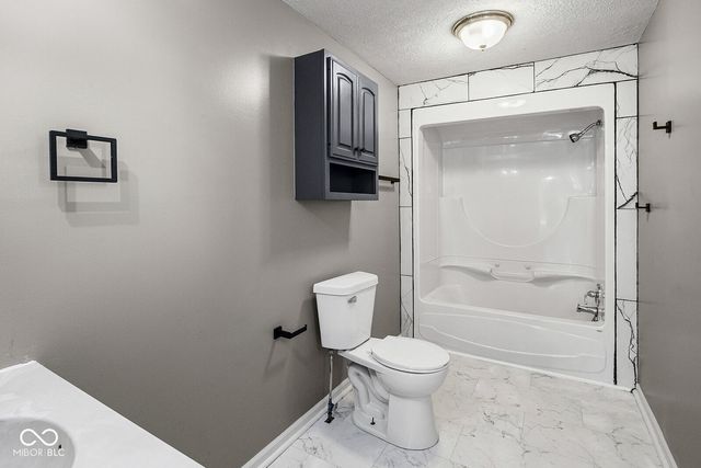 1406 Meadowbrook Court, Lafayette, IN 47905