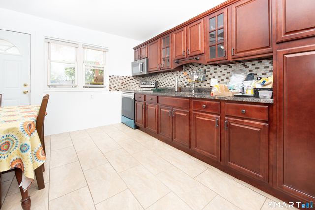 153 Cherry Hill Drive 2B, Bridgeport, CT 06606