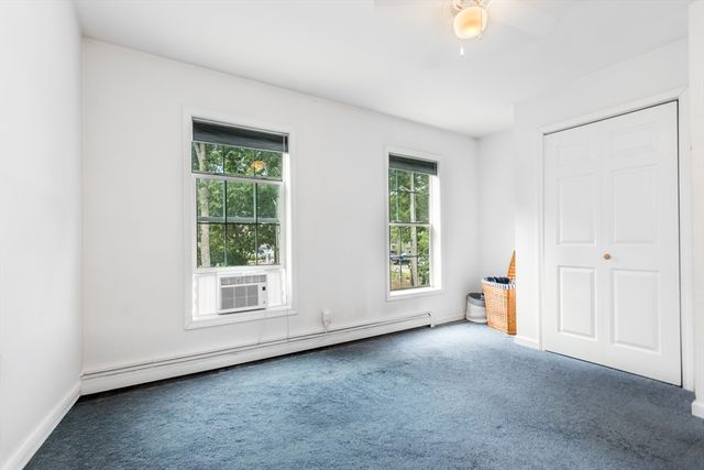8 Hampden Rd, Falmouth, MA 02536