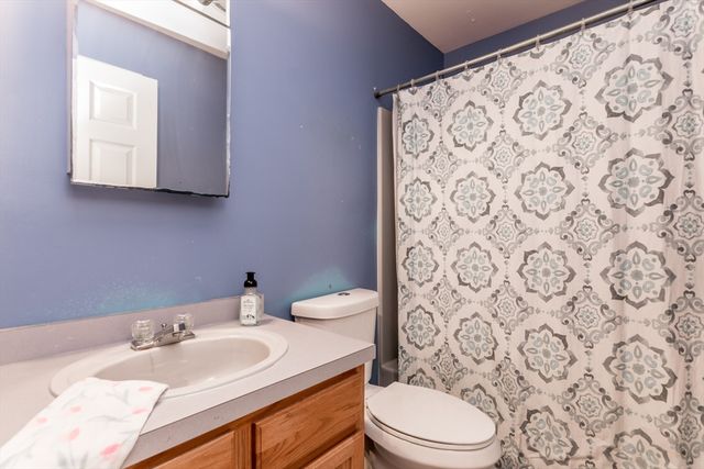8 Hampden Rd, Falmouth, MA 02536