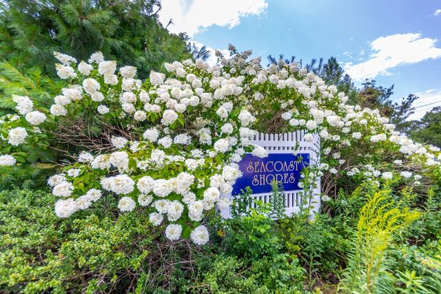 8 Hampden Rd, Falmouth, MA 02536
