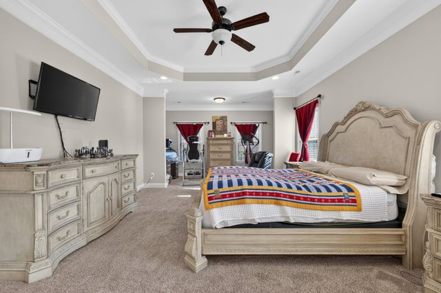 25 Knotting Hill Dr, Fayetteville, TN 37334