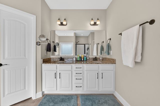 25 Knotting Hill Dr, Fayetteville, TN 37334