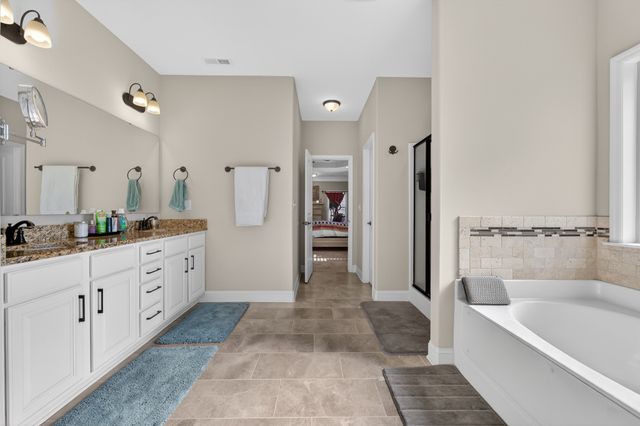 25 Knotting Hill Dr, Fayetteville, TN 37334