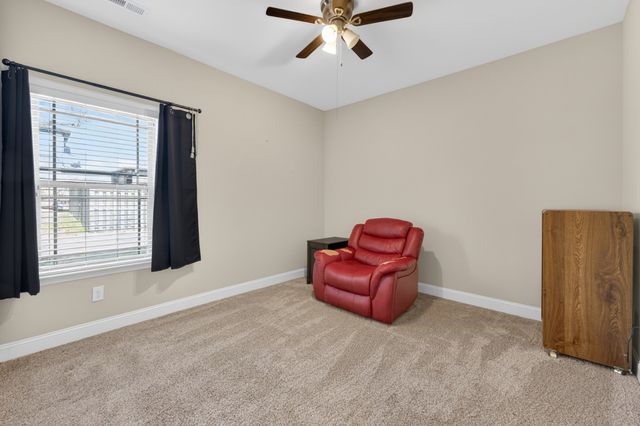 25 Knotting Hill Dr, Fayetteville, TN 37334