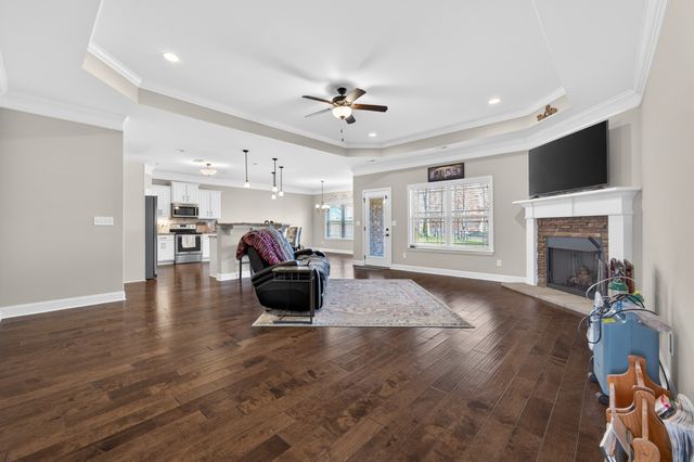 25 Knotting Hill Dr, Fayetteville, TN 37334