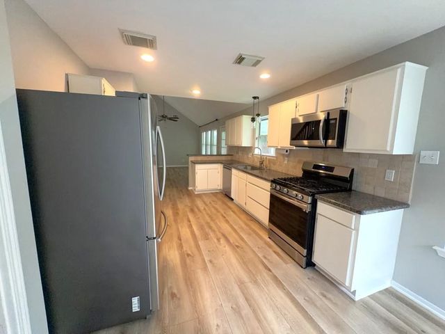2106 Lexington Woods Drive, Spring, TX 77373