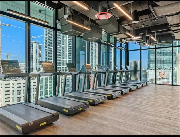 398 NE 5th St 4004, Miami, FL 33132