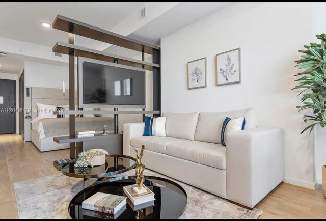 398 NE 5th St 4004, Miami, FL 33132