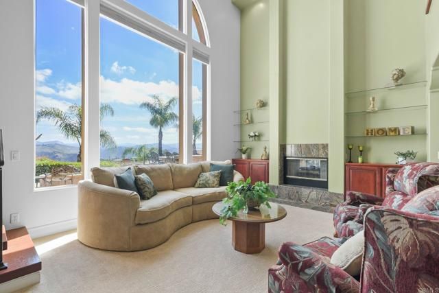 164 Dawn View Way, El Cajon, CA 92021