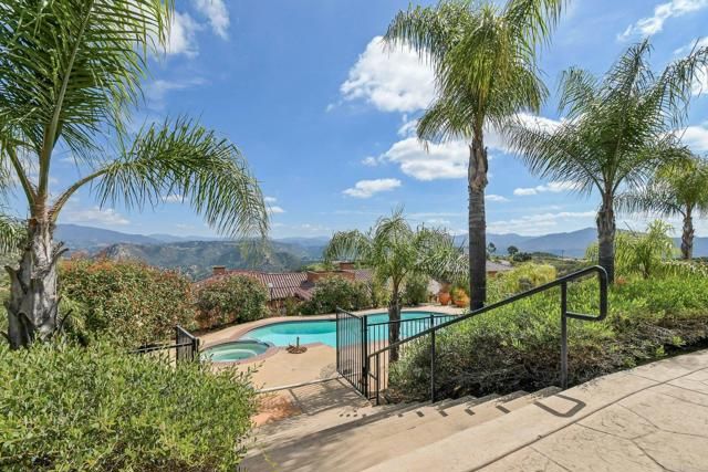 164 Dawn View Way, El Cajon, CA 92021