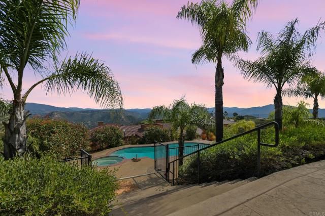 164 Dawn View Way, El Cajon, CA 92021