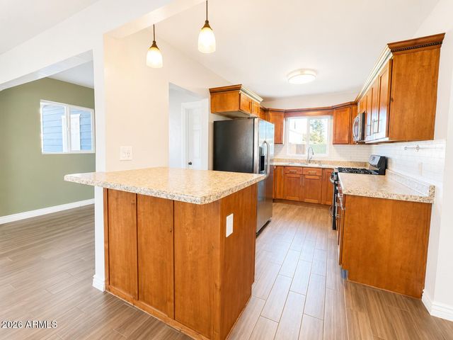 5731 W VISTA Avenue, Glendale, AZ 85301