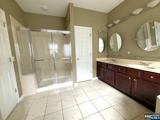 143 Valencia Drive, Monroe, NJ 08831