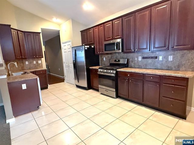 143 Valencia Drive, Monroe, NJ 08831