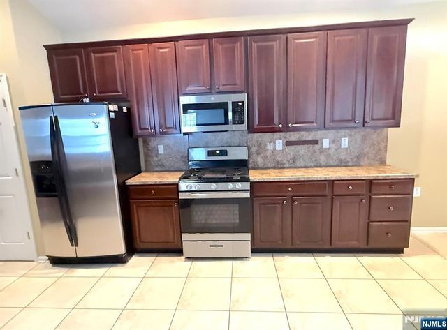 143 Valencia Drive, Monroe, NJ 08831