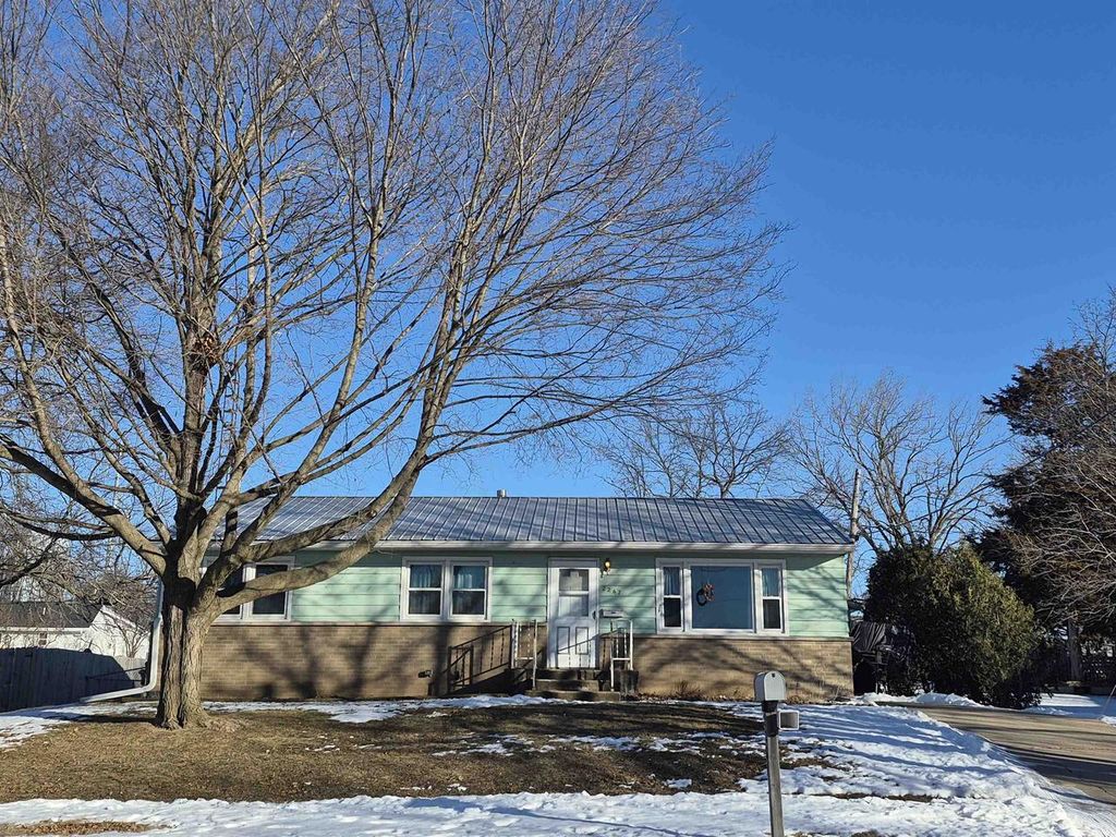 2267 Staborn Drive, Beloit, WI 53511