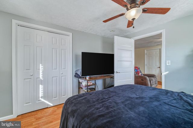 353 TURKEY KNOB RD, Quicksburg, VA 22847