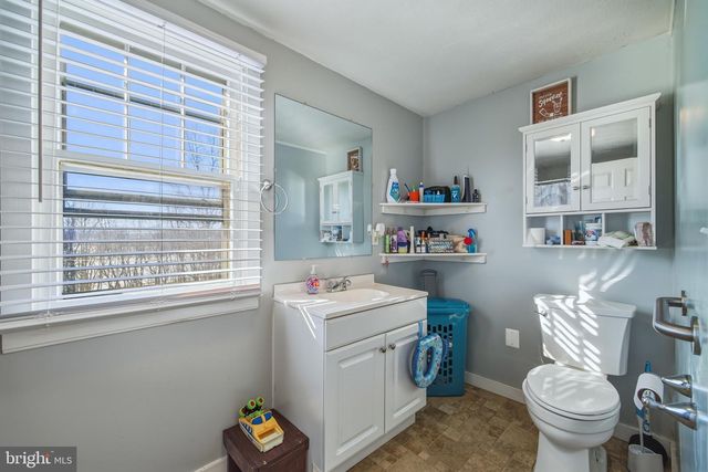 353 TURKEY KNOB RD, Quicksburg, VA 22847