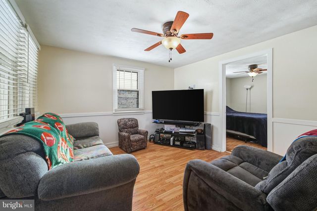 353 TURKEY KNOB RD, Quicksburg, VA 22847