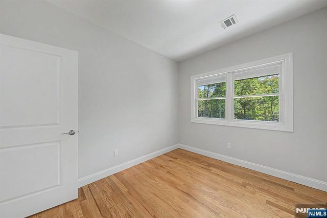 119 Stag Hill, Mahwah, NJ 07430