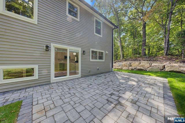 119 Stag Hill, Mahwah, NJ 07430