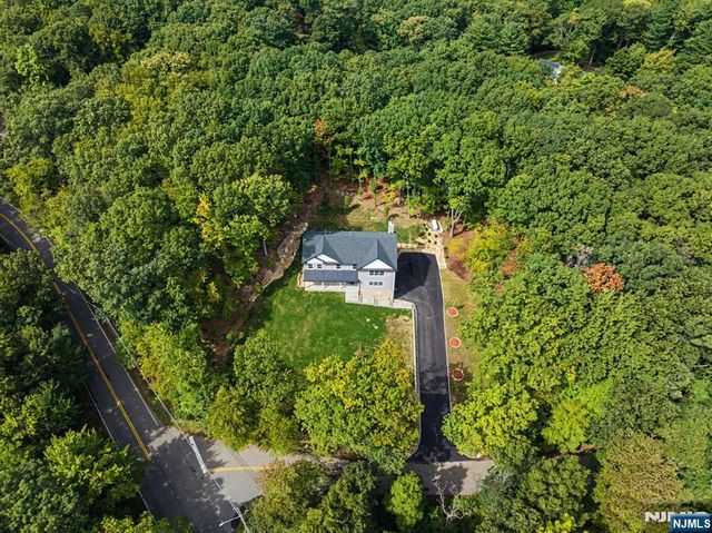 119 Stag Hill, Mahwah, NJ 07430