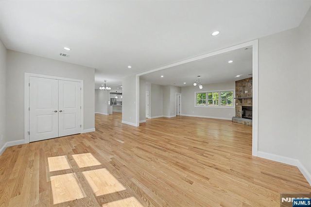 119 Stag Hill, Mahwah, NJ 07430